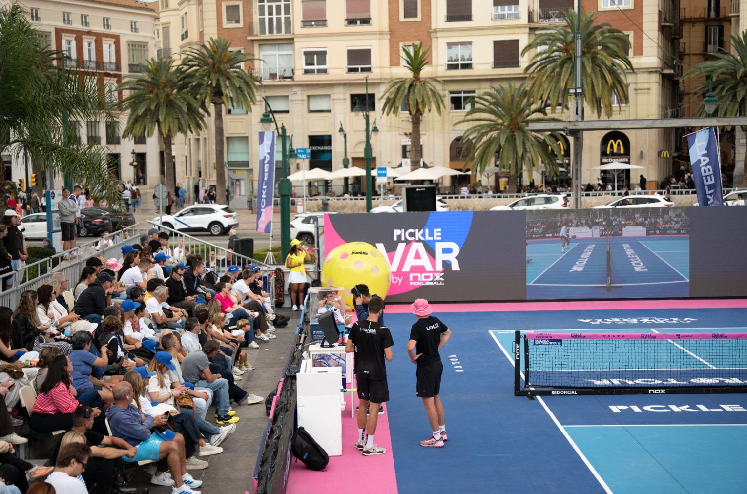 El Cervezas Victoria Pickle Pro Tour introduce el “PickleVAR” para reforzar el arbitraje en competición