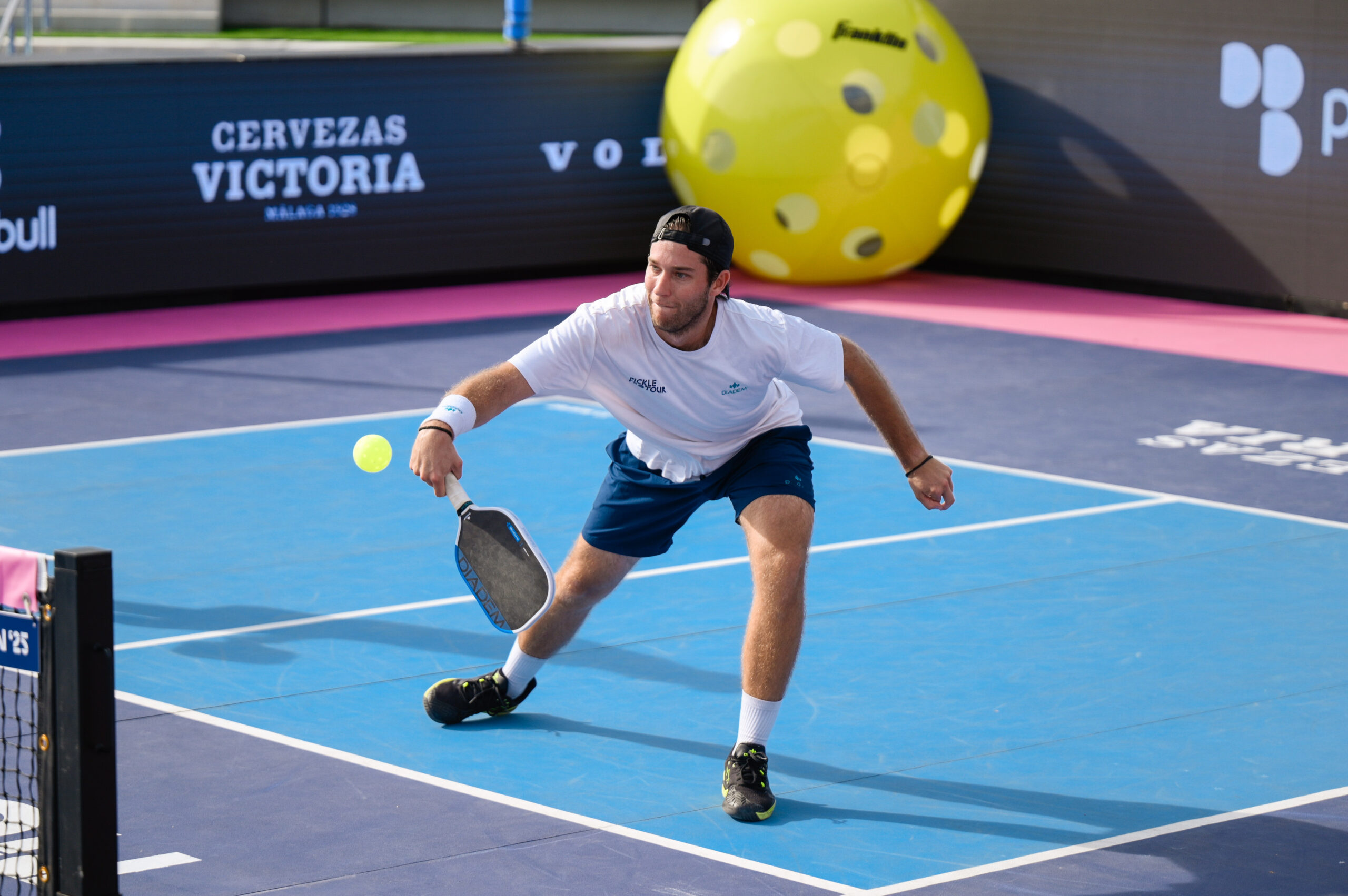 Pep Canyadell, Ignasi de Rueda y Sabrina Méndez, en el podium del Dobles Mixto